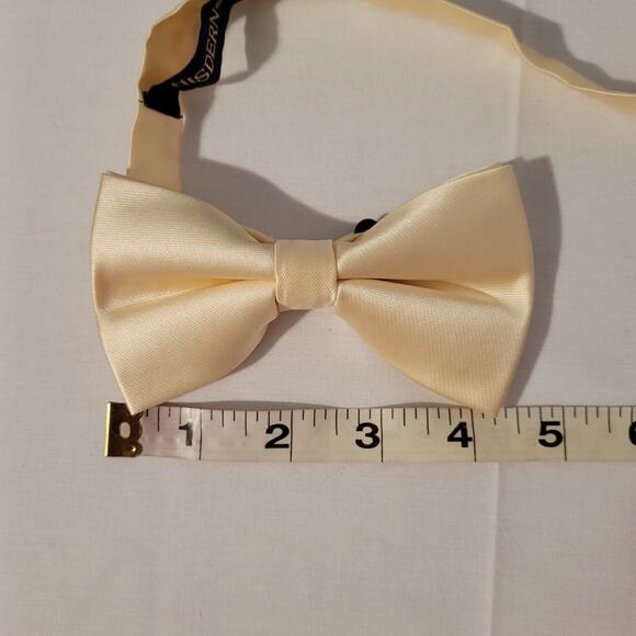 NWOT Hisdern satin ivory adjustable bow tie and pocket square, solid color - Picture 9 of 13